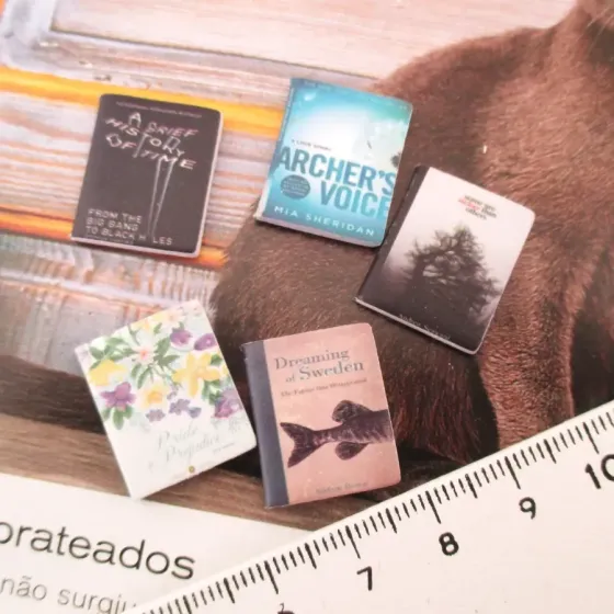 Miniatura Livro - EC011
