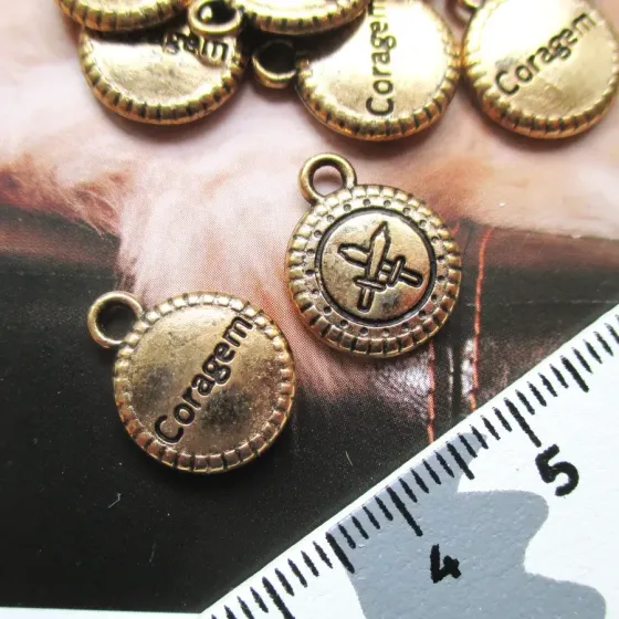 Lote 36 Pendentes Coragem -...